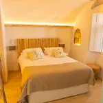 Casa Acua De Guzman | De Diseno, Casco Hist.